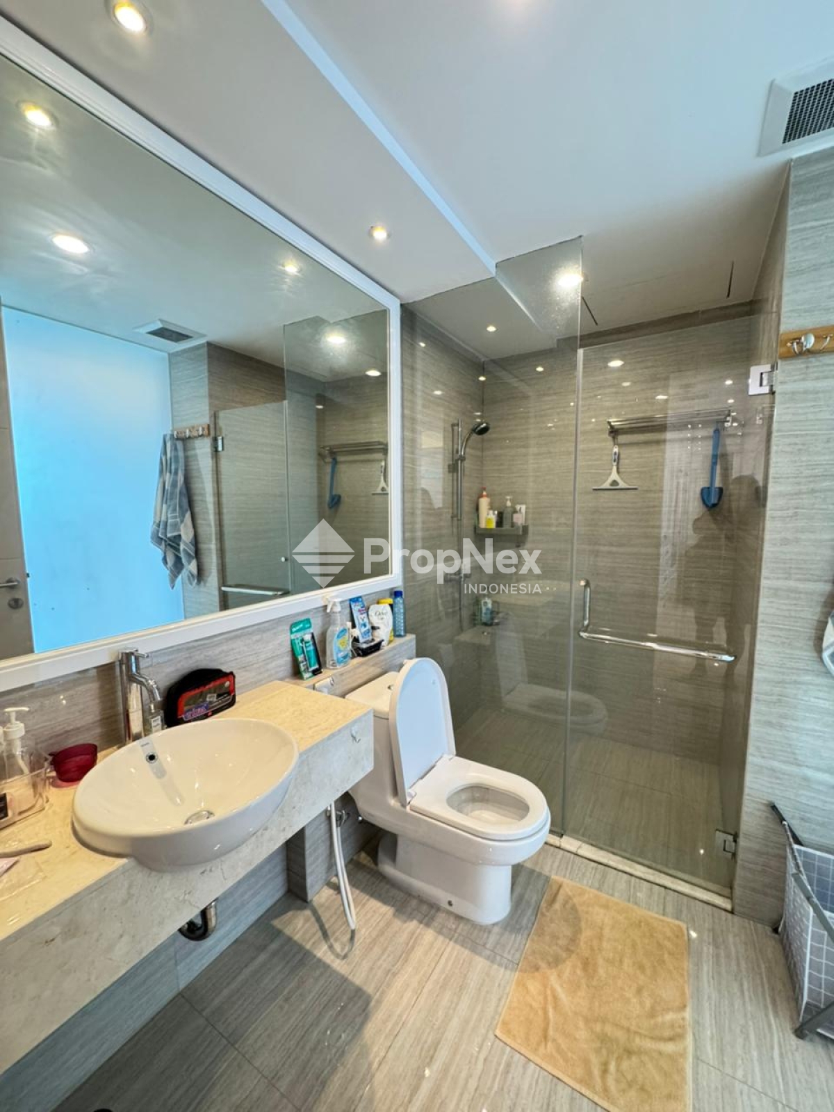 Apartemen La Riz Pakuwon Mall — foto 10